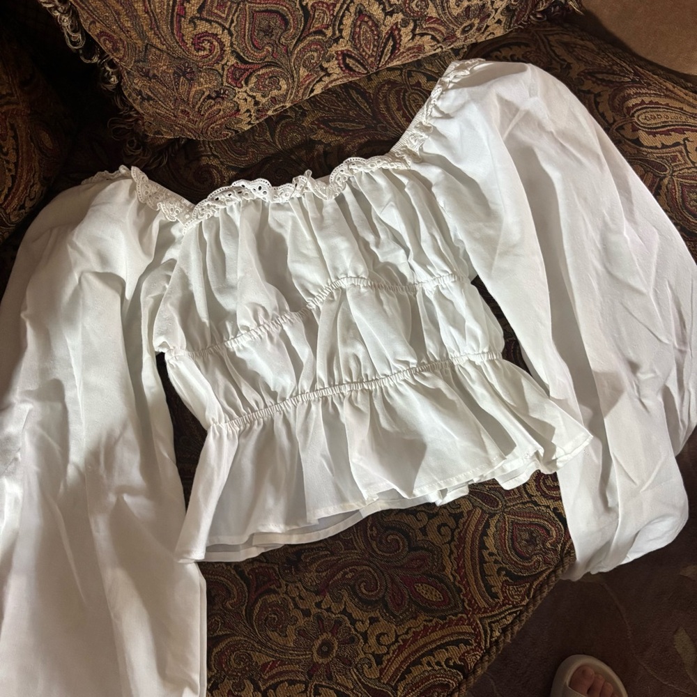 SHEIN White Lace Trim Off-Shoulder Blouse